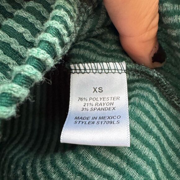 Fashion Nova Women's Green Ribbed V Neck Top Size XS - Picture 5 of 5